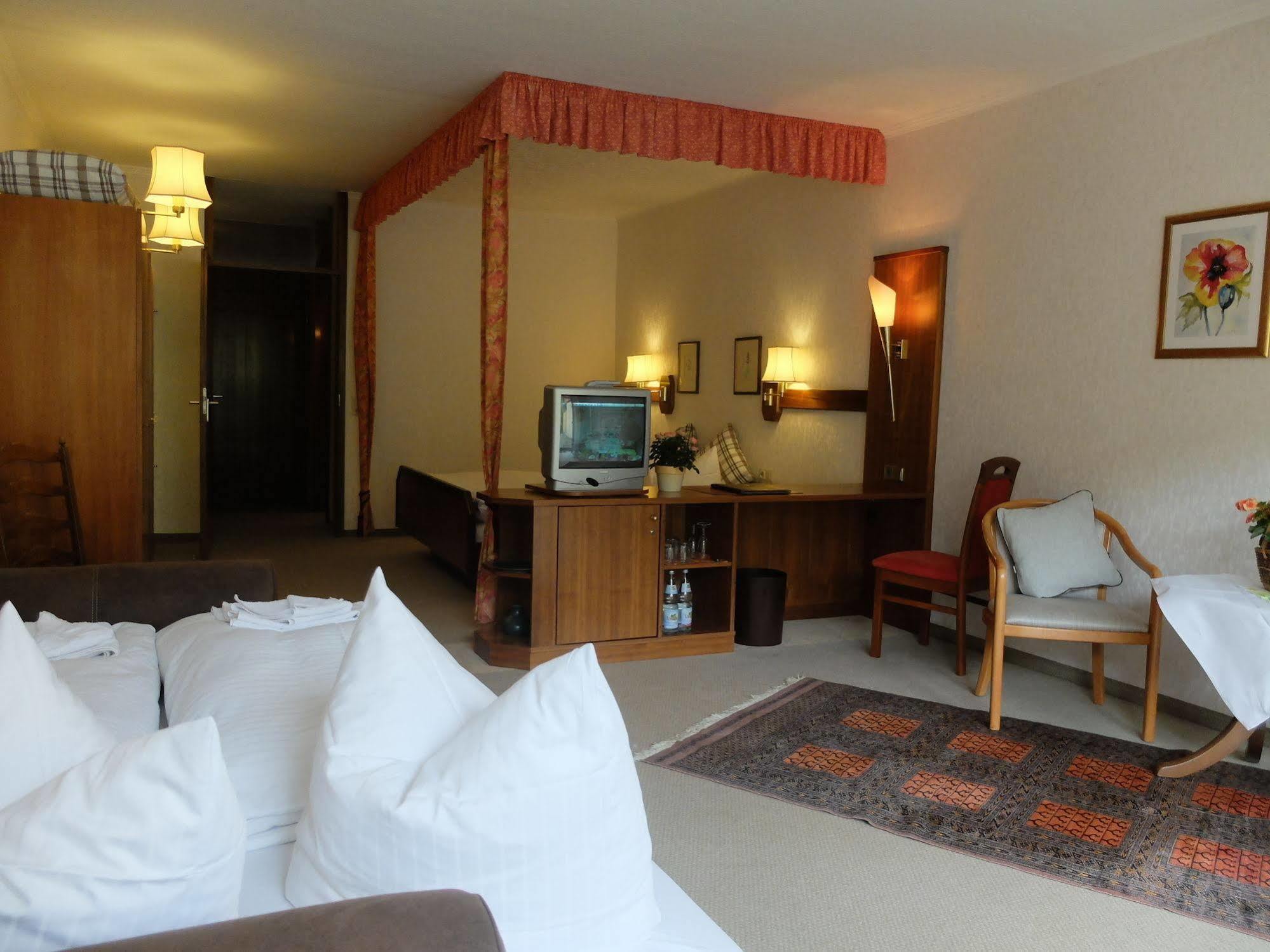 Hotel Valsana Am Kurpark バート・ヴィルトバート エクステリア 写真